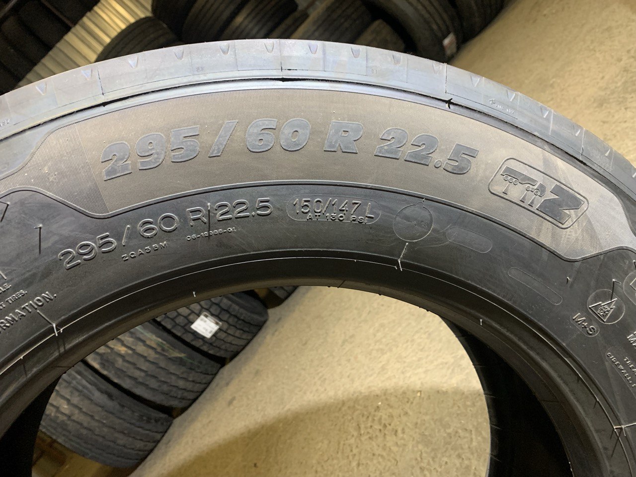 Грузовая шина Michelin X Line Energy Z 295/60 R22.5 150/147K, рулевая ось
