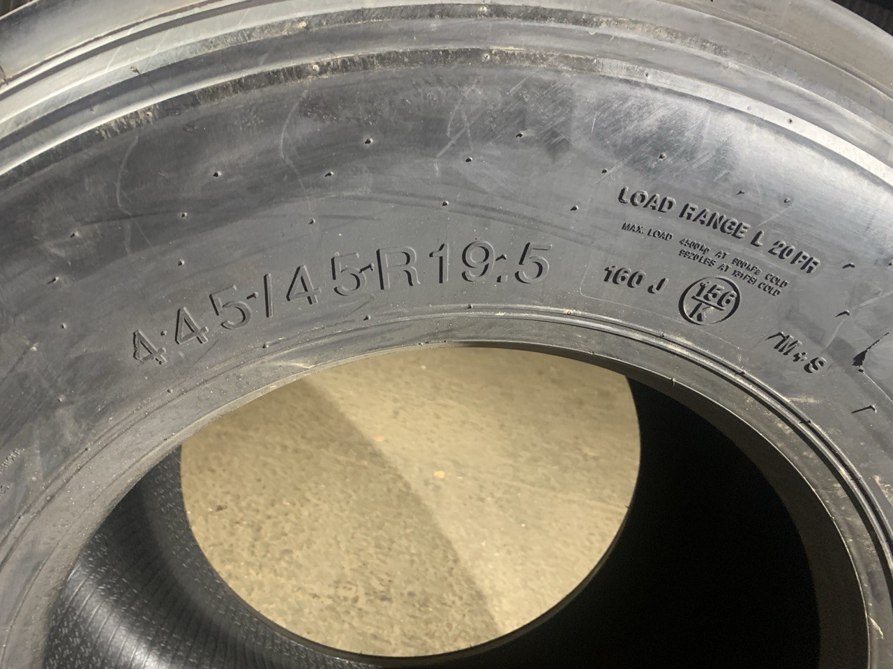 Грузовая шина GoldenCrown AT556 445/45 R19.5 160J, Прицеп