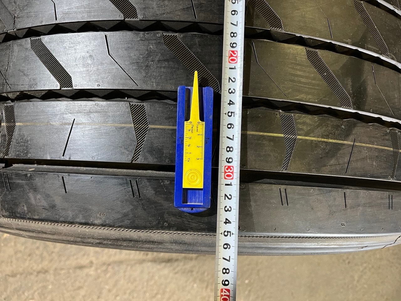 Грузовая шина Continental HT3 Conti Hybrid 435/50 R19.5 160J, прицеп