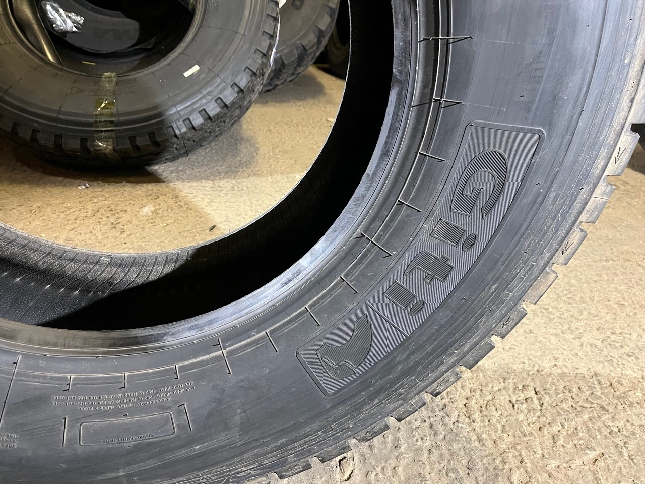 Грузовая шина GiTi GDR665 315/80 R22.5 156/150L, ведущая ось