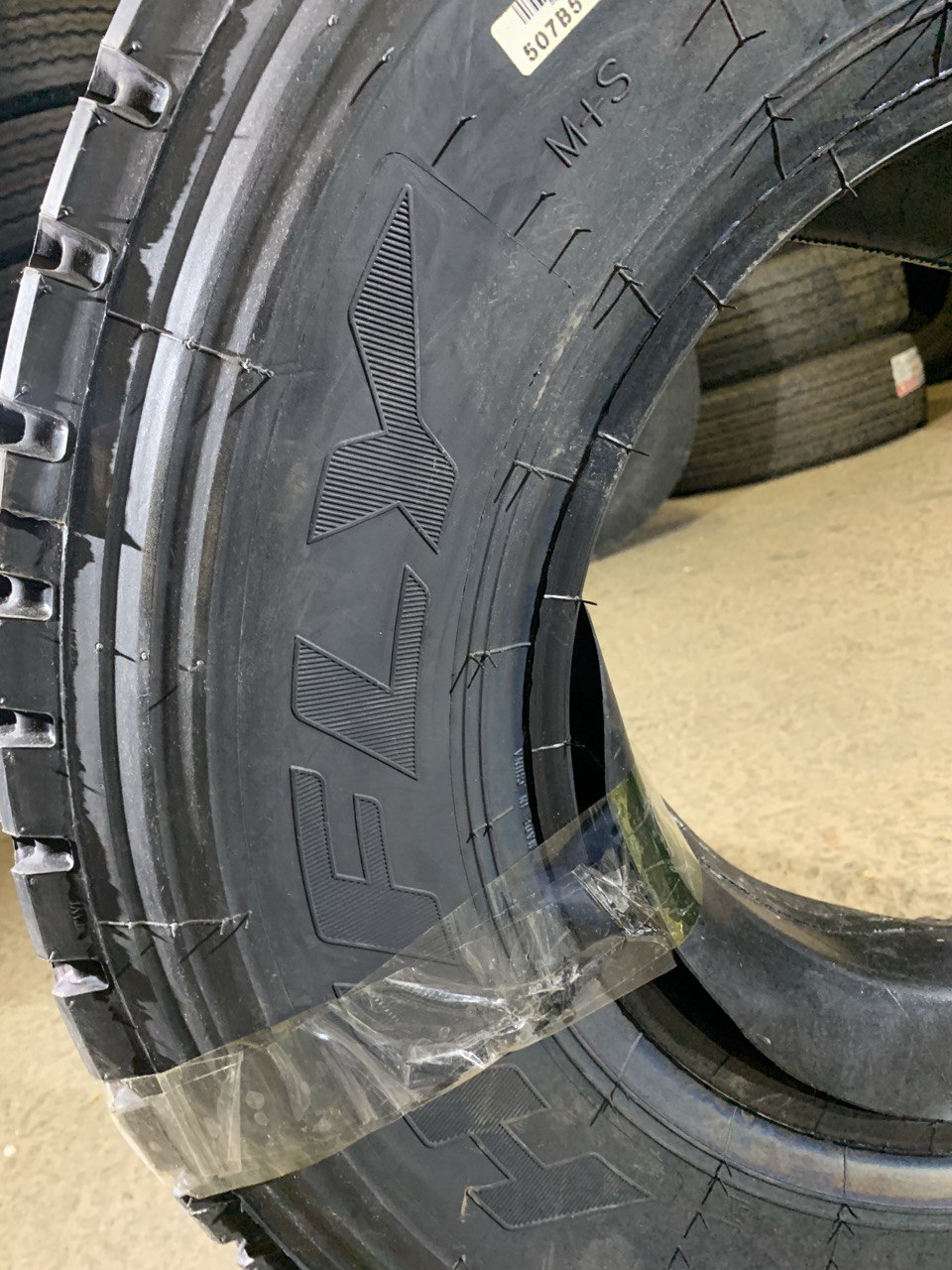 Грузовая шина Hifly HH301 7.50 R16 122/118M, универсальная ось