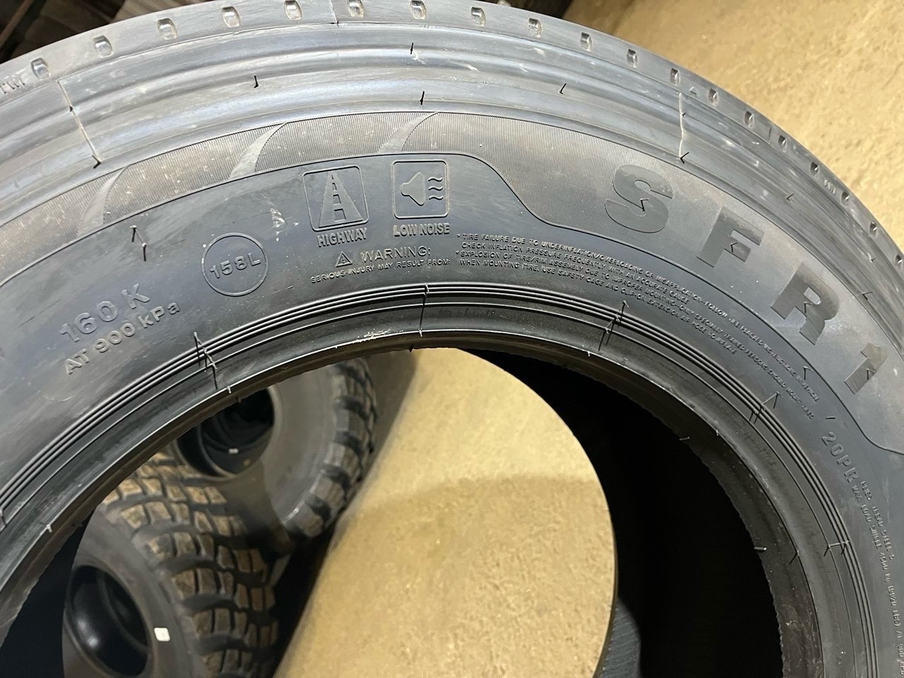 Грузовая шина Sailun SFR1 385/55 R22.5 160K, рулевая ось