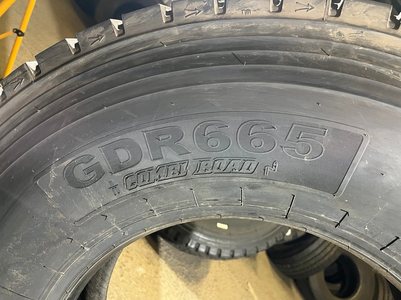 Грузовая шина GiTi GDR665 315/80 R22.5 156/150L, ведущая ось