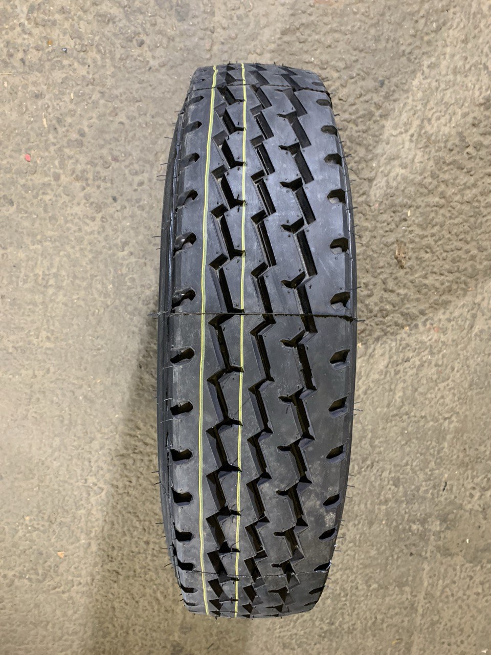 Грузовая шина Hifly HH301 7.50 R16 122/118M, универсальная ось