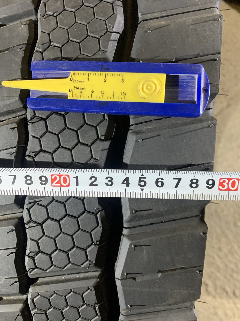 Грузовая шина Hankook DH51 Smart Flex 315/70 R22.5 154/150L, Ведущая ось