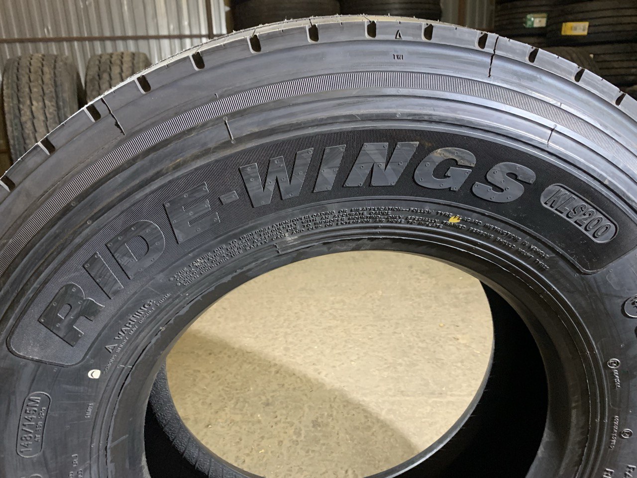 Грузовая шина Linglong KLS200 305/70 R19.5 148/145M, Рулевая ось