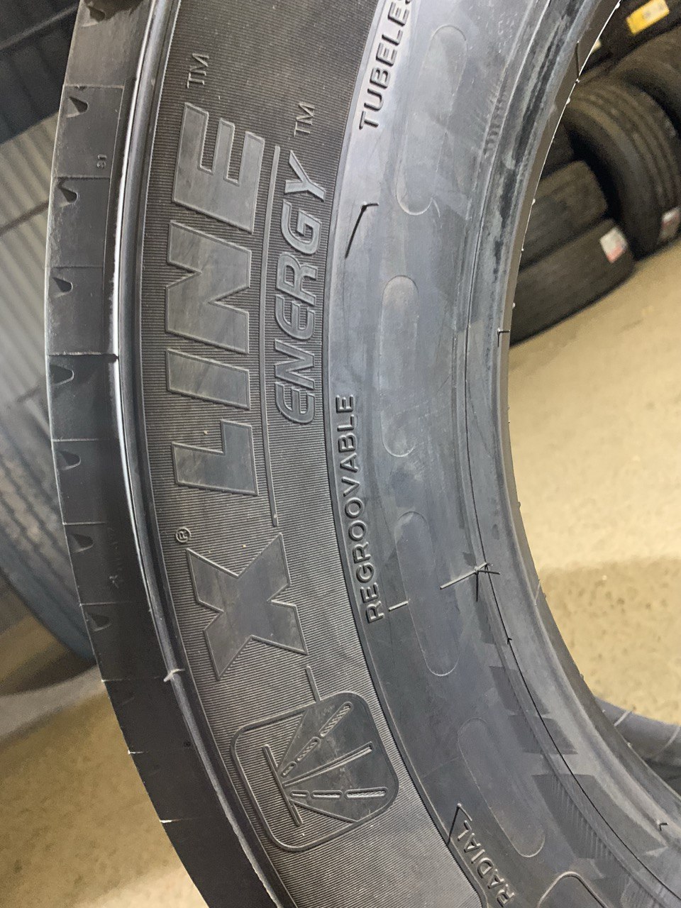 Грузовая шина Michelin X Line Energy Z 295/60 R22.5 150/147K, рулевая ось