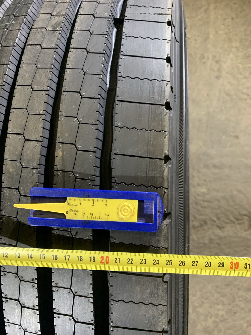 Грузовая шина Linglong KLS200 305/70 R19.5 148/145M, Рулевая ось