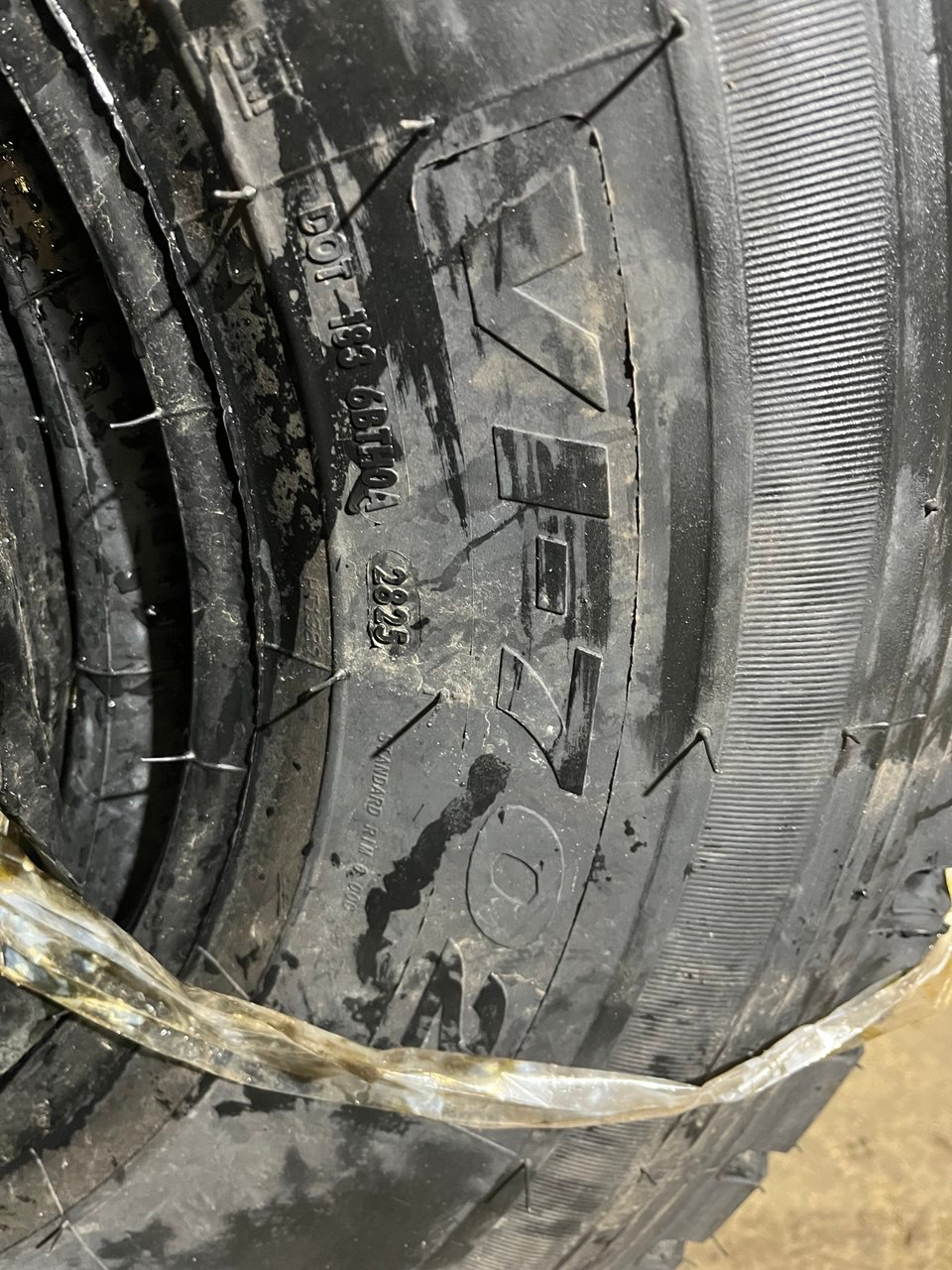 Грузовая шина Ovation VI-702 7.50 R16 122/118M, универсальная ось