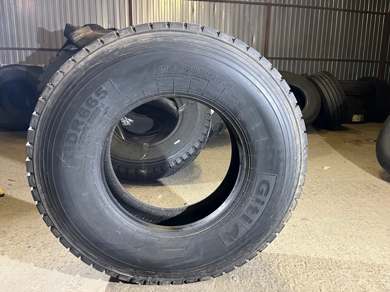 Грузовая шина GiTi GDR665 315/80 R22.5 156/150L, ведущая ось