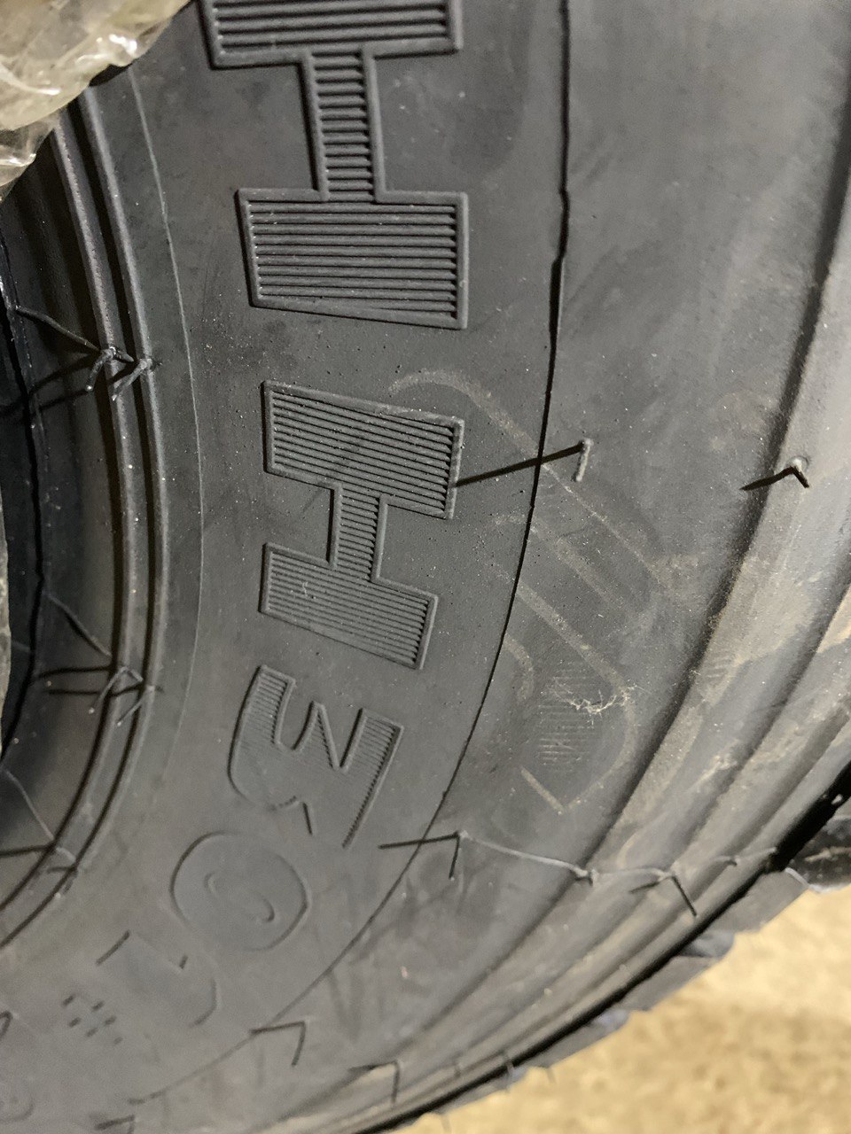 Грузовая шина Hifly HH301 7.50 R16 122/118M, универсальная ось