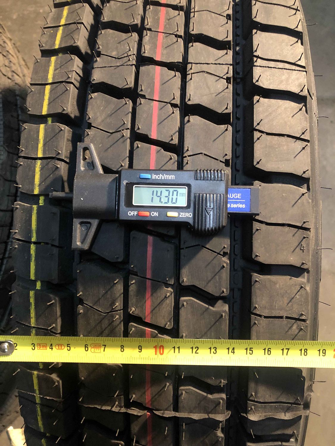 Грузовая шина Matador DR3 215/75 R17.5 126/124M, ведущая ось