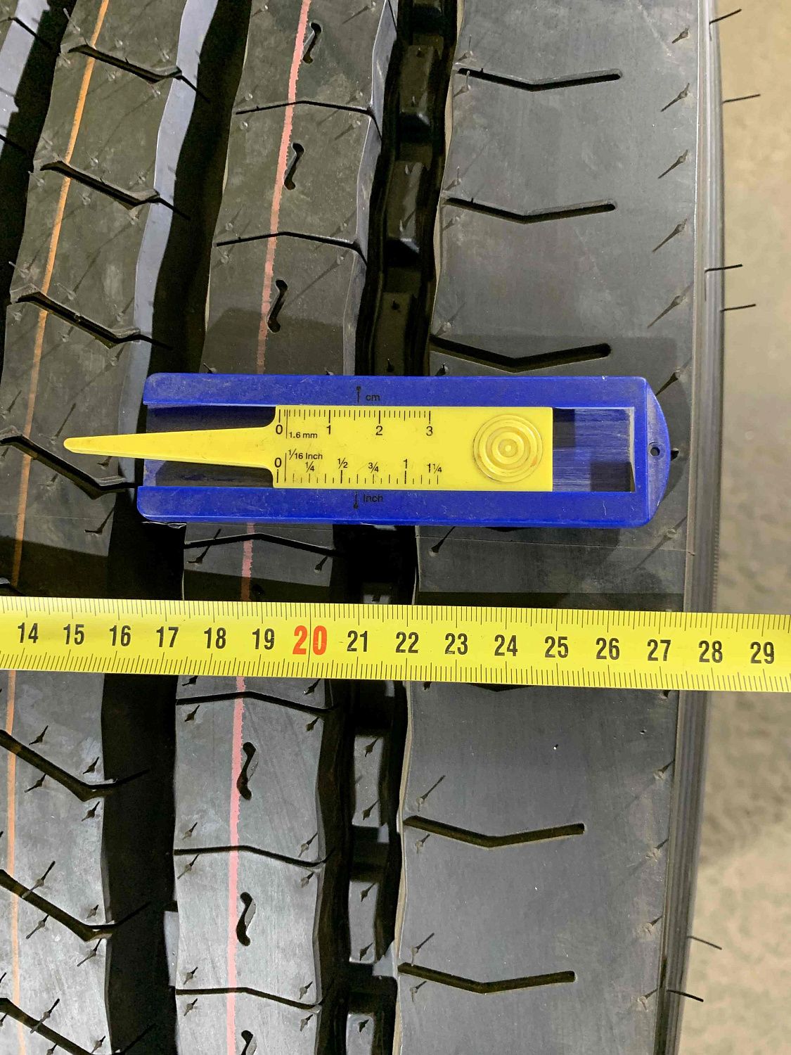 Грузовая шина Kumho KXS10 315/70 R22.5 156/150L, Рулевая ось