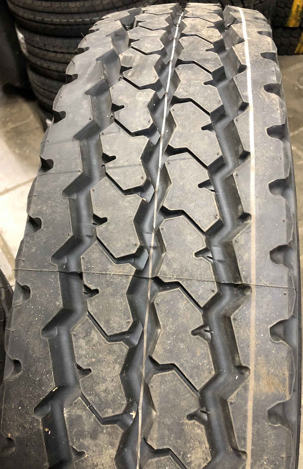 Грузовая шина Firestone UT3000 12.00 R24 156/153K, универсальная ось