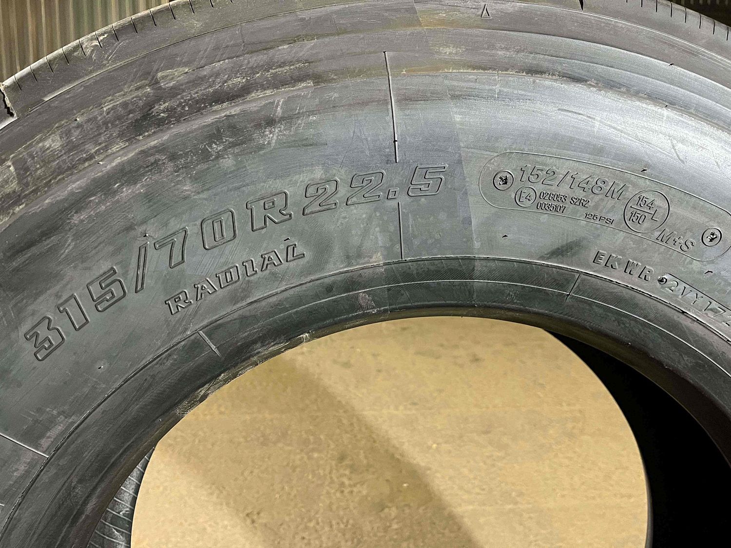 Грузовая шина Bridgestone R249 315/70 R22.5 152/148M, рулевая ось