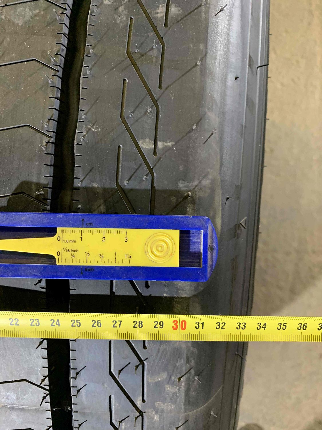 Грузовая шина Kumho KLS23 385/55 R22.5 160K, Рулевая ось