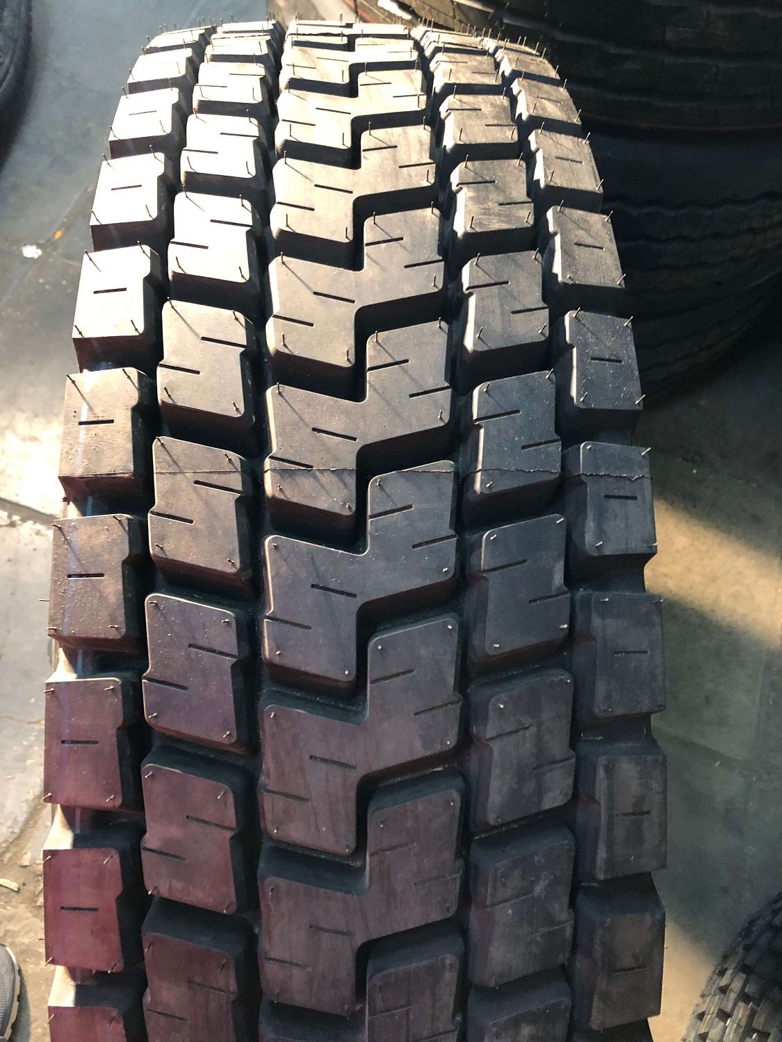 Грузовая шина DoubleCoin RLB450 315/80 R22.5 160/157J, Ведущая ось