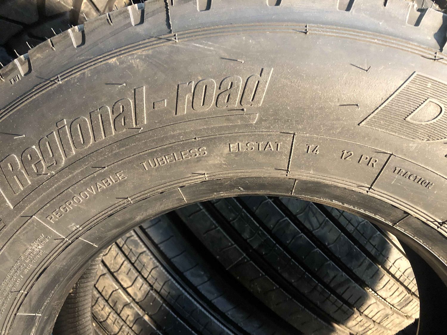 Грузовая шина Matador DR3 215/75 R17.5 126/124M, ведущая ось
