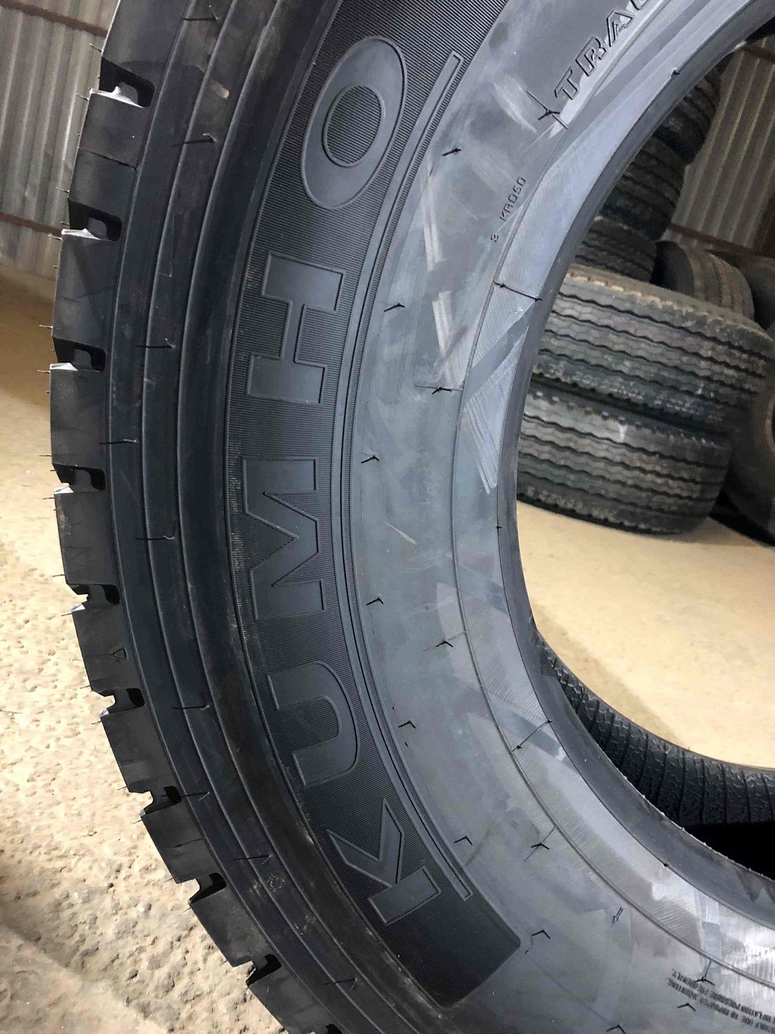 Грузовая шина Kumho KRD50 315/70 R22.5 154/150L, Ведущая ось