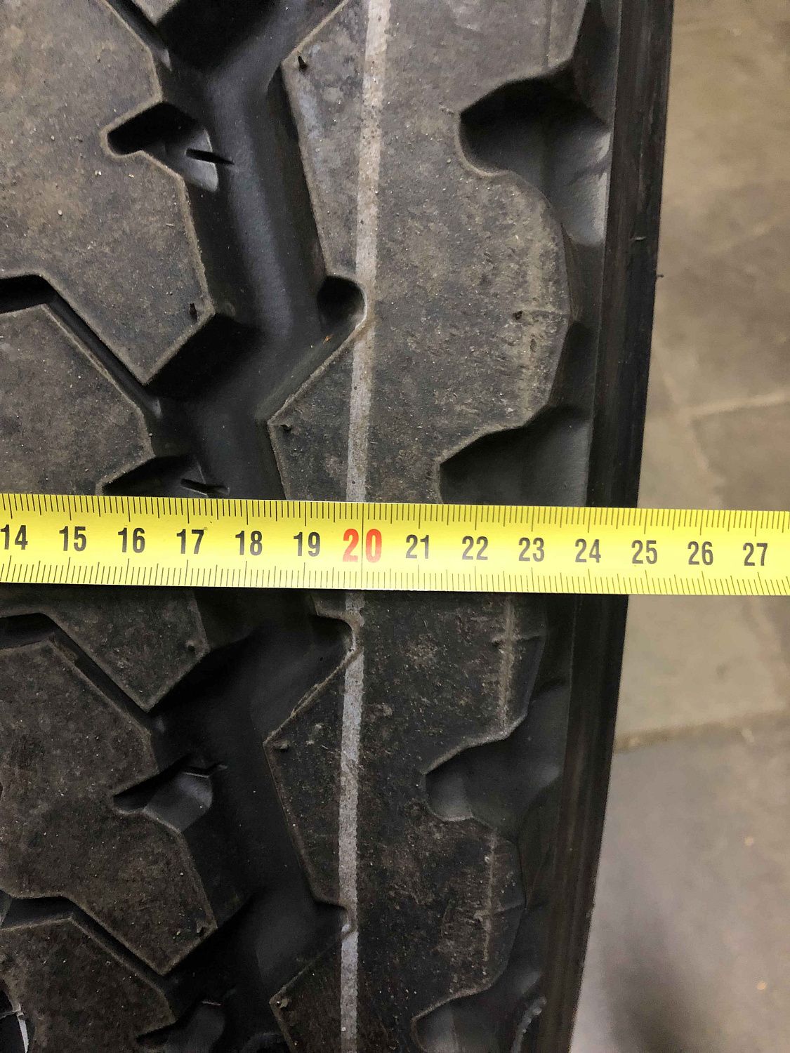 Грузовая шина Firestone UT3000 12.00 R24 156/153K, универсальная ось