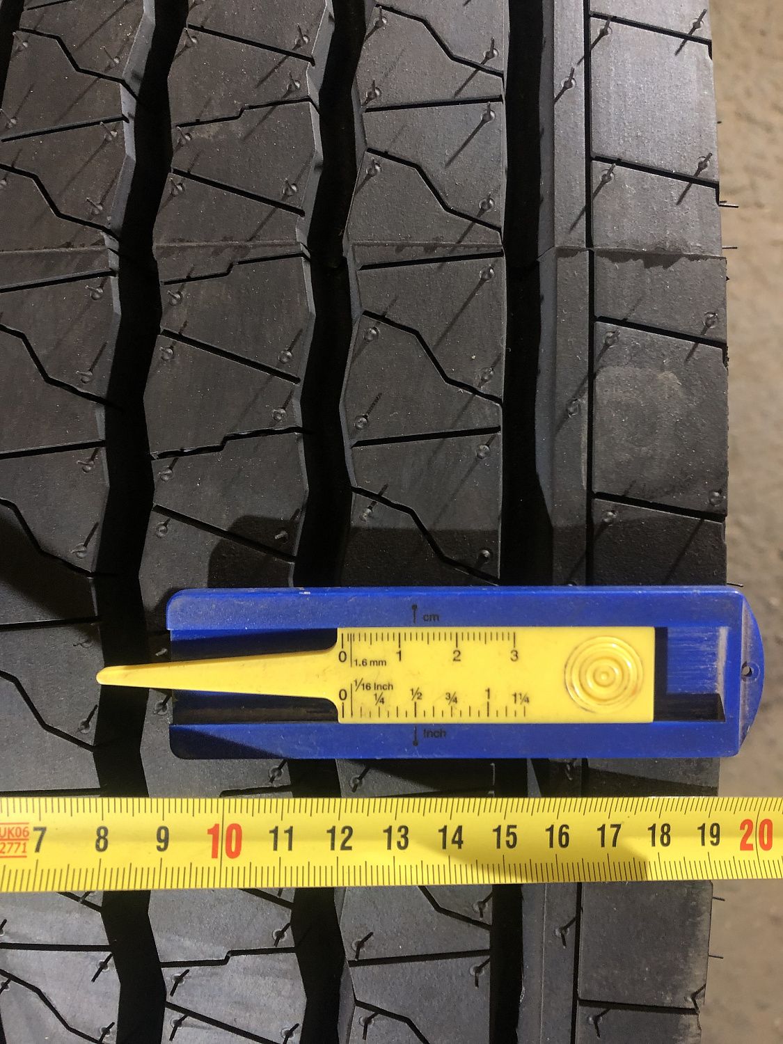 Грузовая шина Hankook AH35 Smart Flex 215/75 R17.5 126/124M, рулевая ось