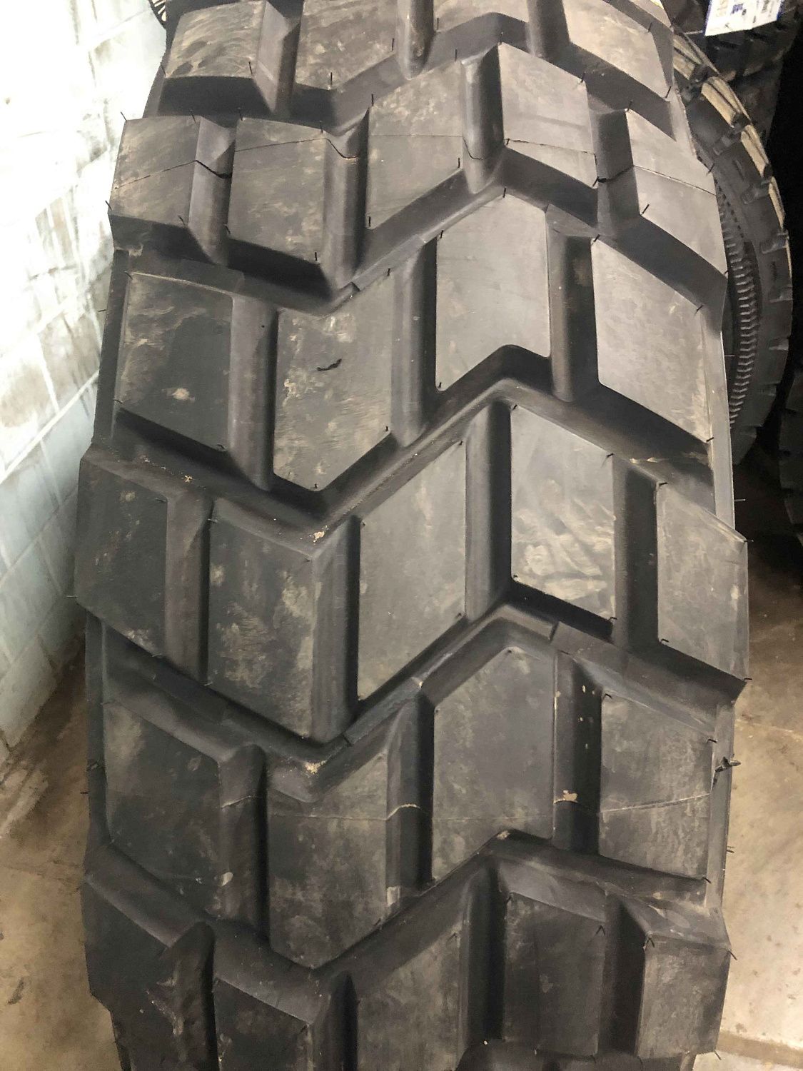 Грузовая шина DoubleCoin RLB960 14.00 R20 164/161G, Универсальная ось