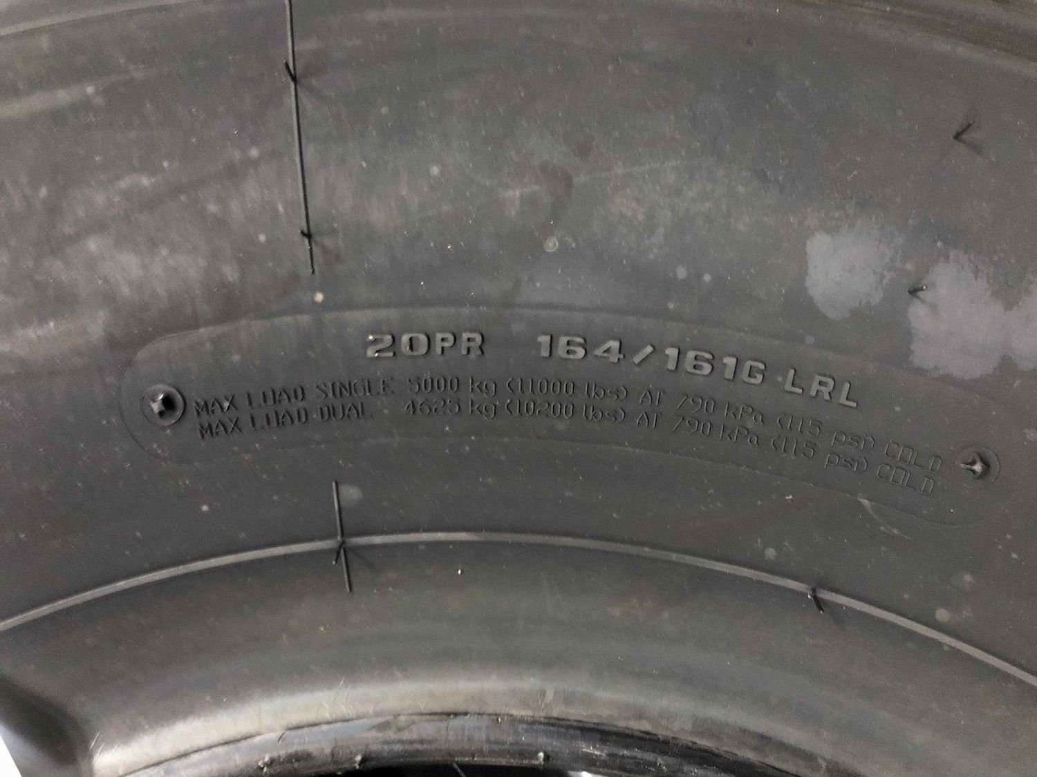 Грузовая шина DoubleCoin RLB960 14.00 R20 164/161G, Универсальная ось