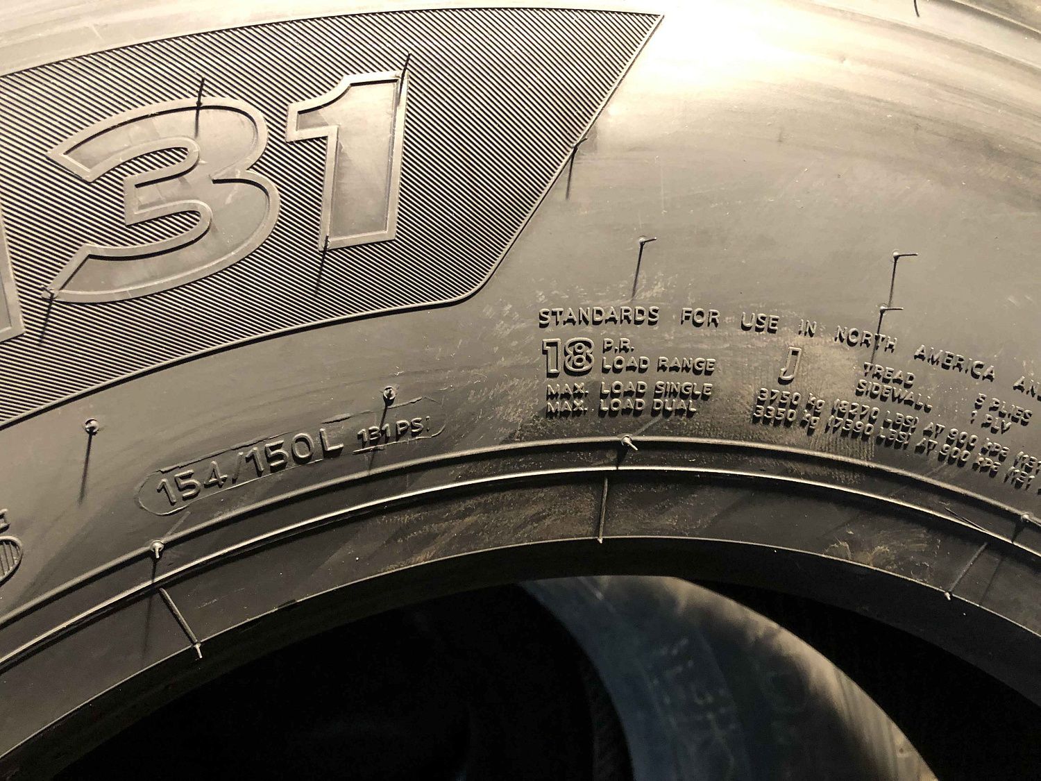 Грузовая шина Hankook DH31 Smart Flex 315/70 R22.5 154/150L, ведущая ось