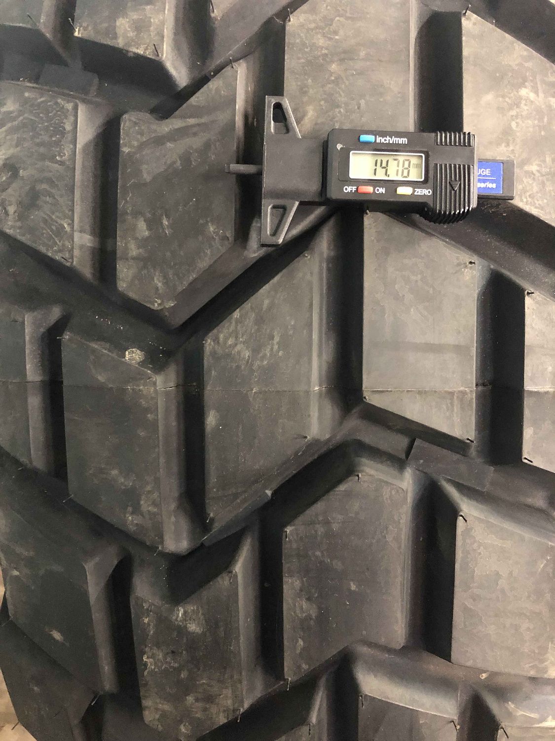 Грузовая шина DoubleCoin RLB960 14.00 R20 164/161G, Универсальная ось