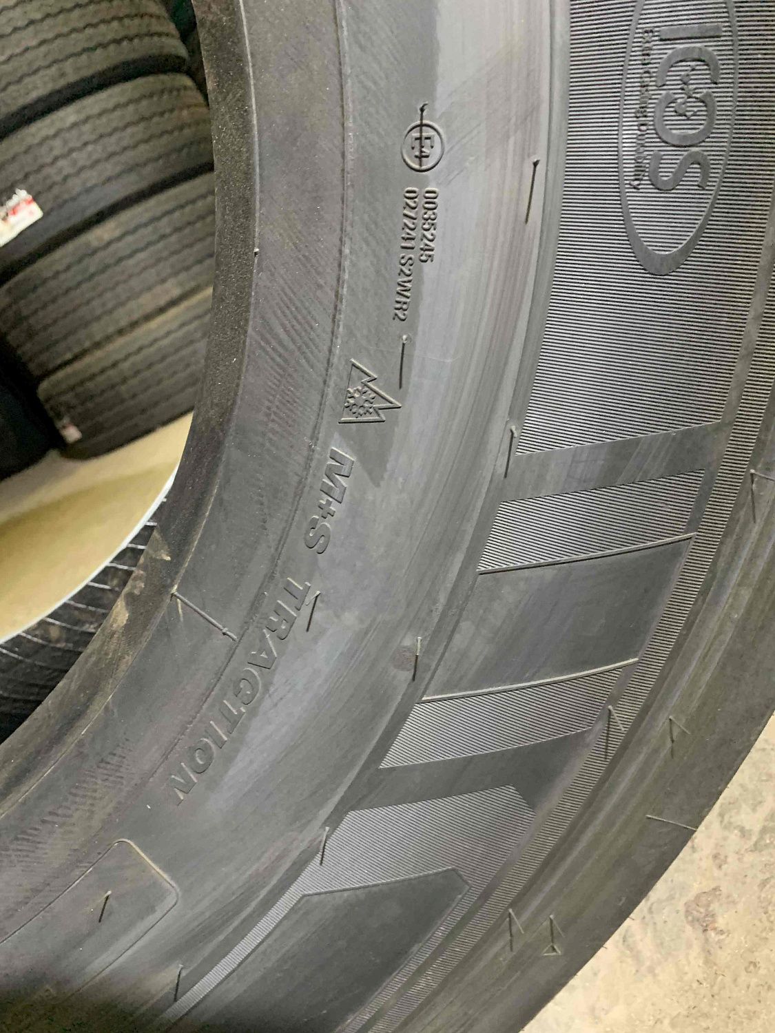 Грузовая шина Kumho KXS10 315/70 R22.5 156/150L, Рулевая ось