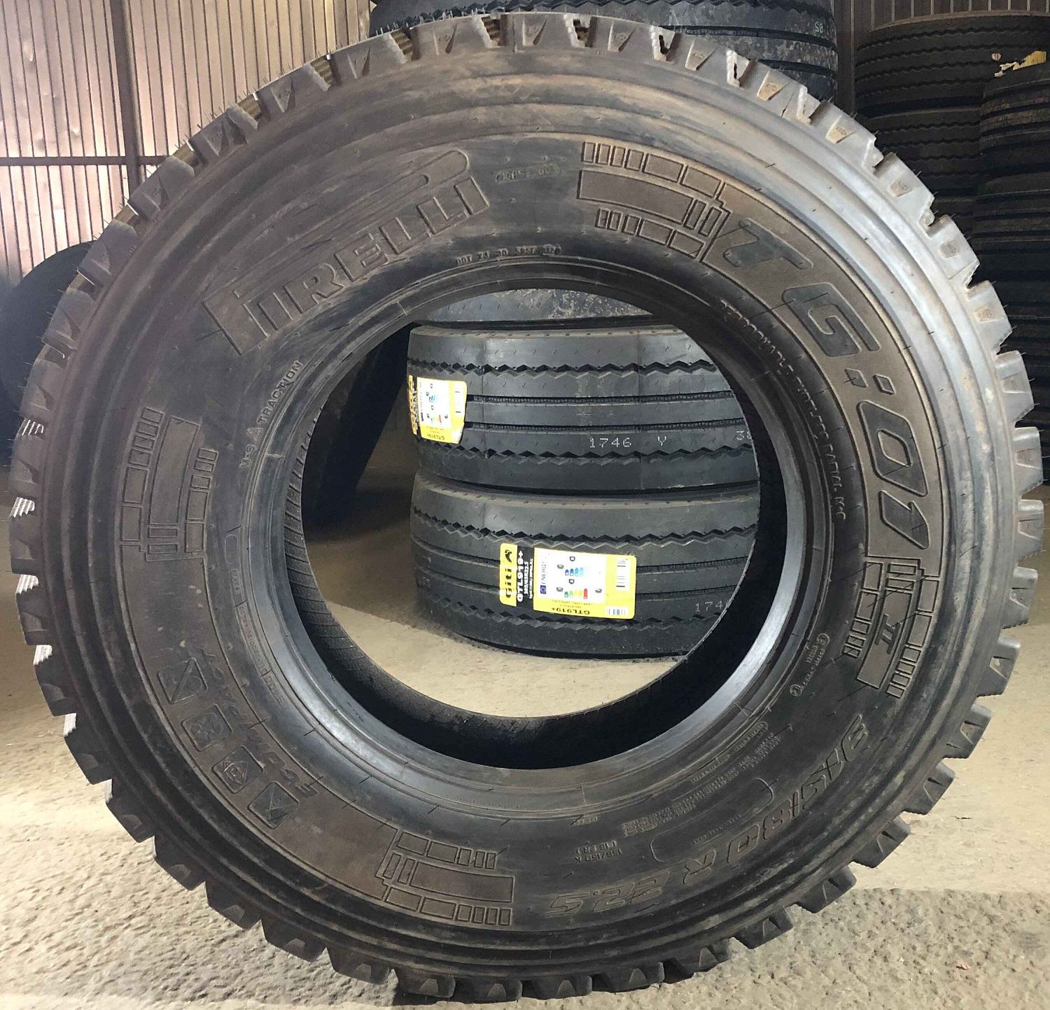 Грузовая шина Pirelli TG:01 315/80 R22.5 156/150K, ведущая ось