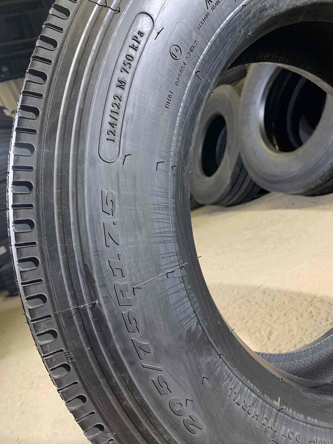 Грузовая шина Linglong F820 205/75 R17.5 124/122M, Рулевая ось