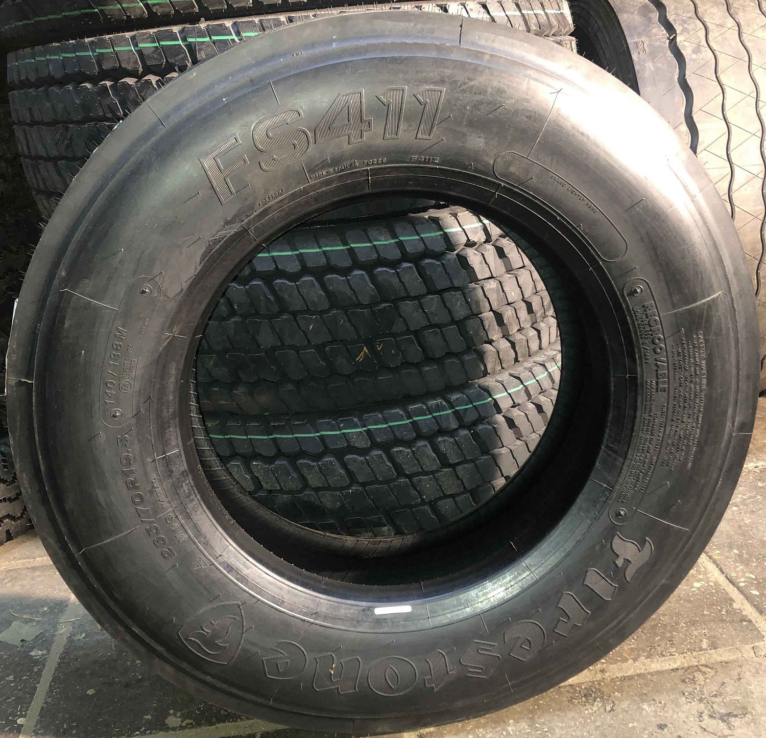 Грузовая шина Firestone FS411 265/70 R19.5 140/138M, рулевая ось