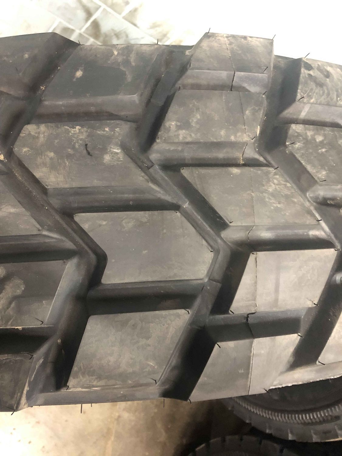 Грузовая шина DoubleCoin RLB960 14.00 R20 164/161G, Универсальная ось