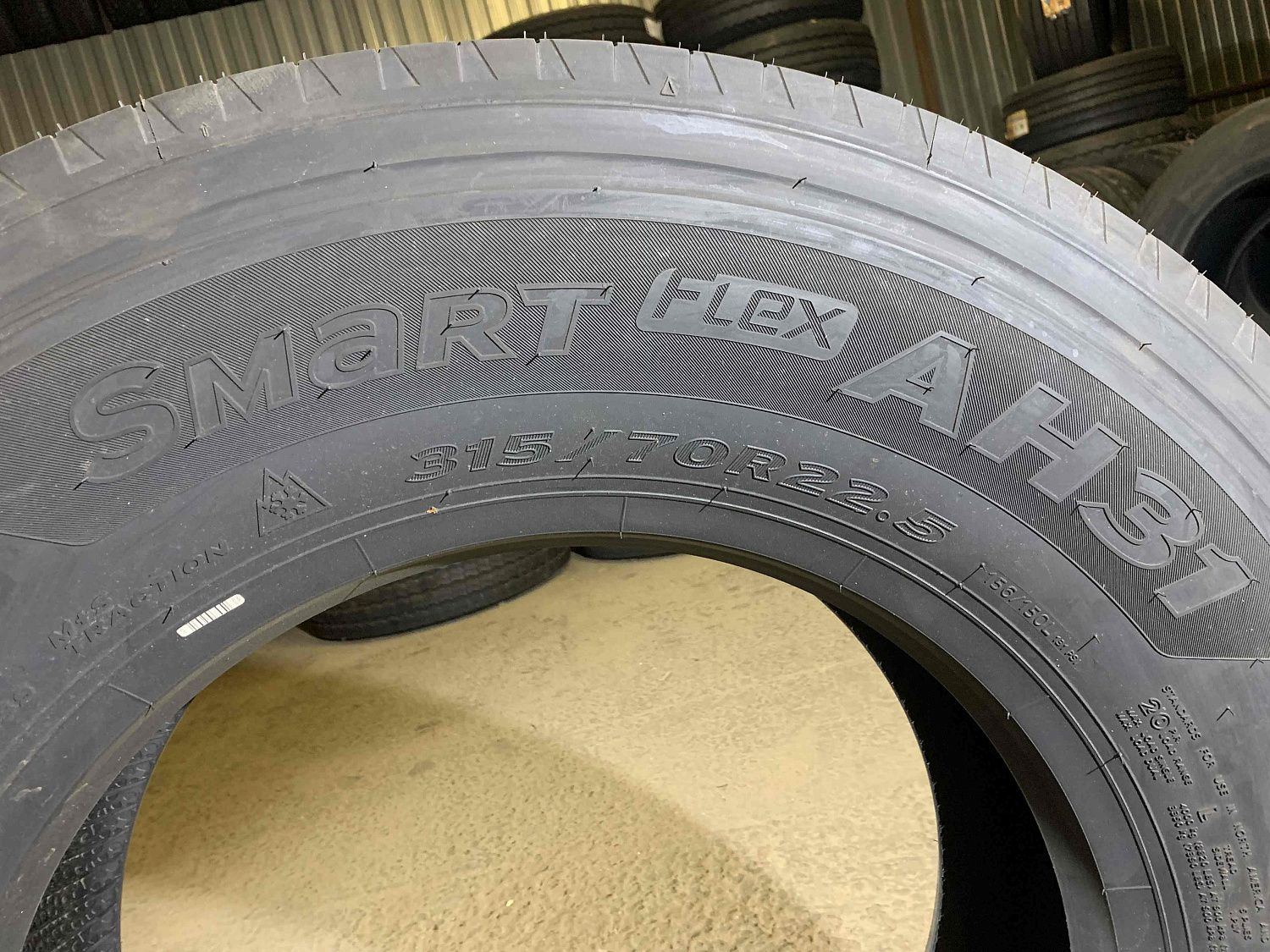 Грузовая шина Hankook AH31 Smart Flex 315/70 R22.5 156/150L, рулевая ось