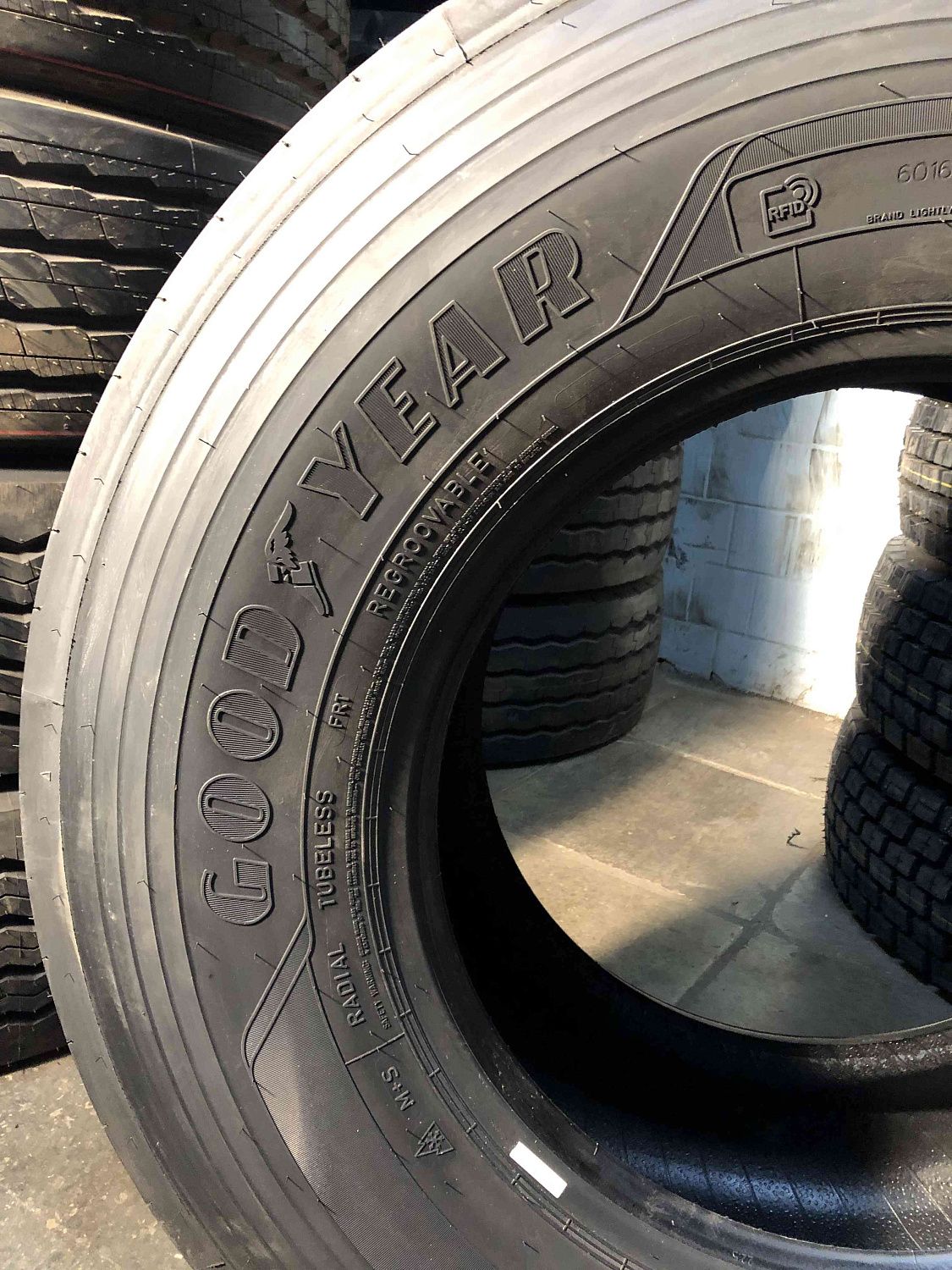 Грузовая шина GoodYear Kmax T GEN-2 385/65 R22.5 164K, прицеп