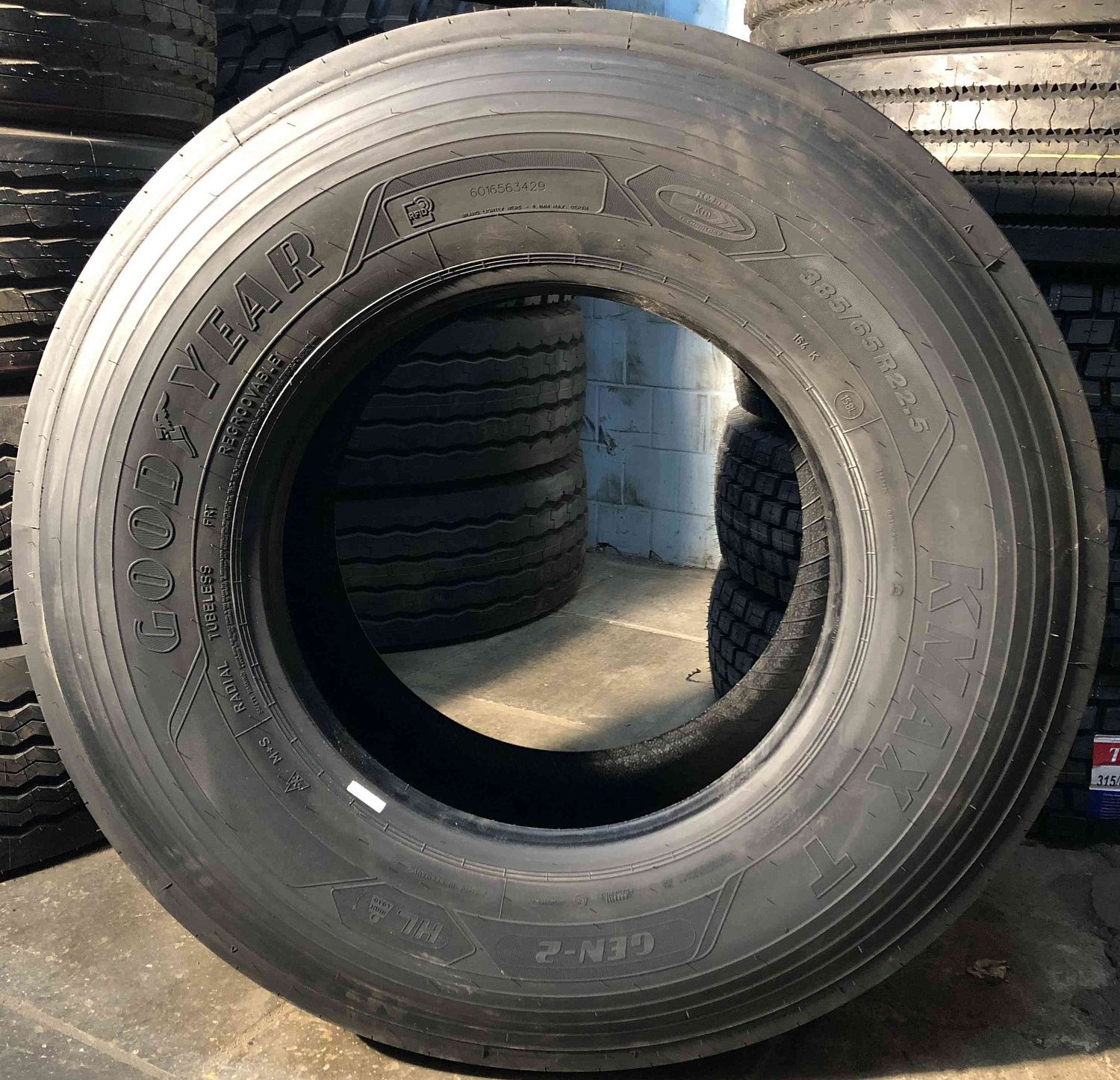 Грузовая шина GoodYear Kmax T GEN-2 385/65 R22.5 164K, прицеп