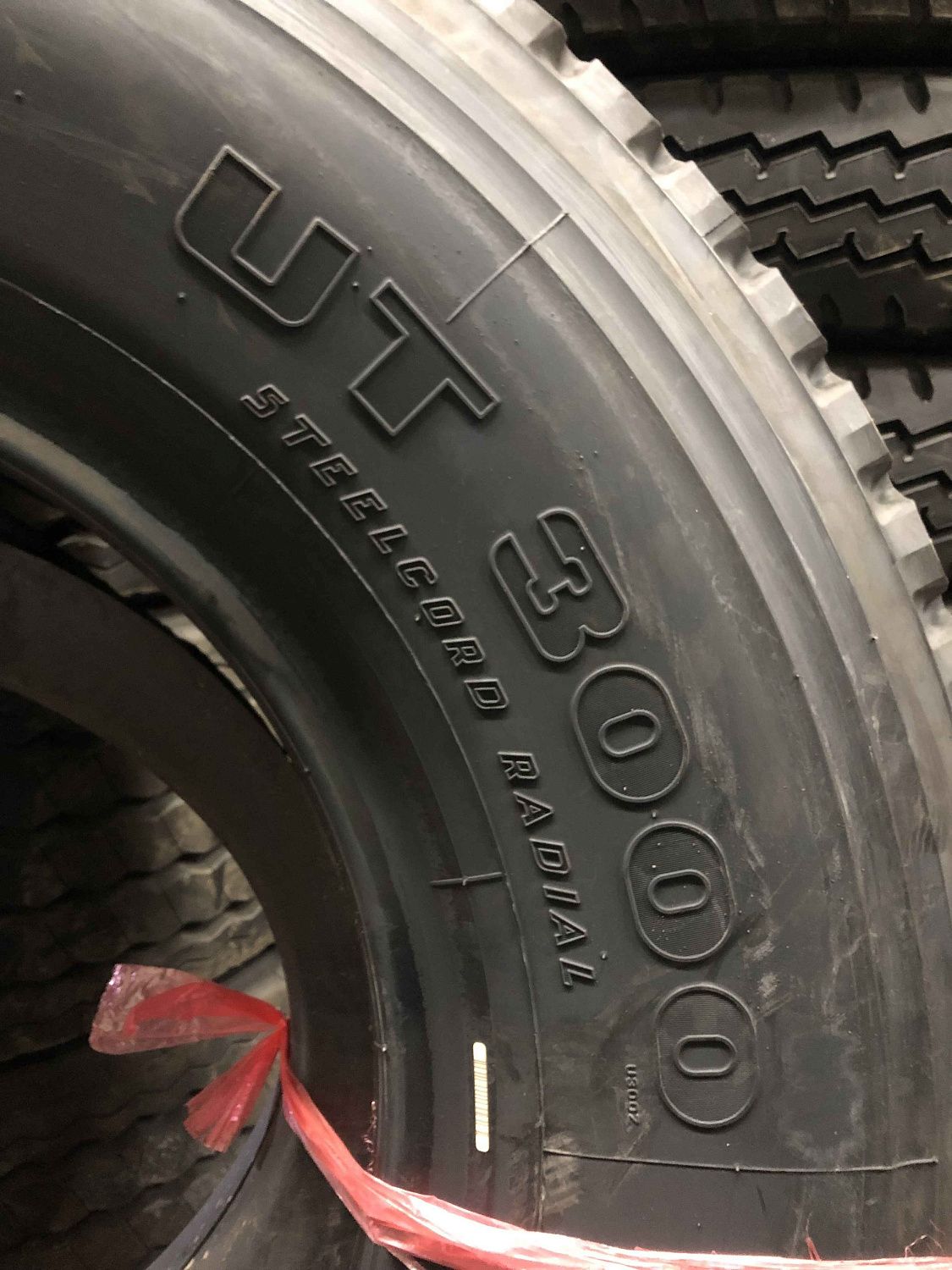 Грузовая шина Firestone UT3000 12.00 R24 156/153K, универсальная ось