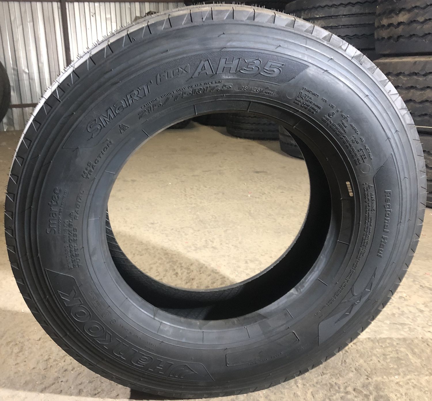 Грузовая шина Hankook AH35 Smart Flex 215/75 R17.5 126/124M, рулевая ось