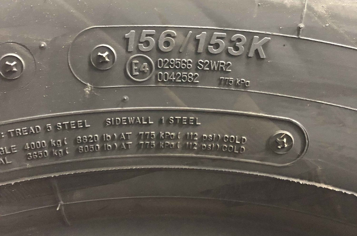 Грузовая шина Firestone UT3000 12.00 R24 156/153K, универсальная ось